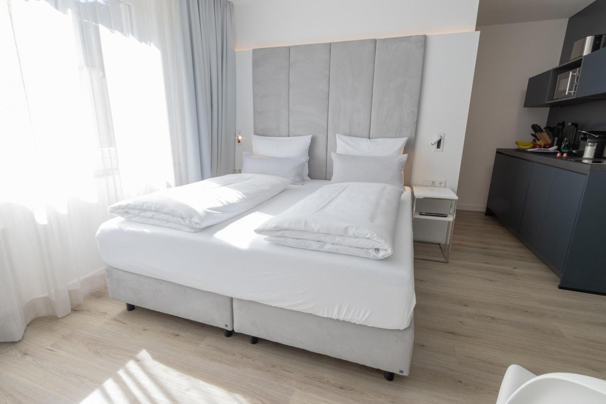 Zzzpace Smart-Hotel Krefeld Exterior photo